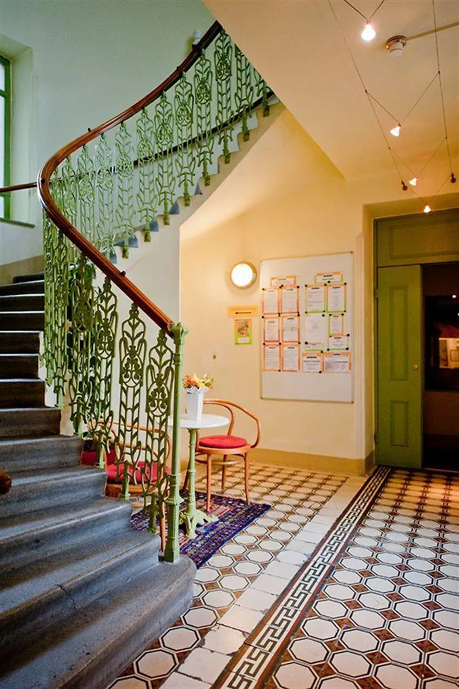 Amelie Apartment Hotel Vienna 3*,